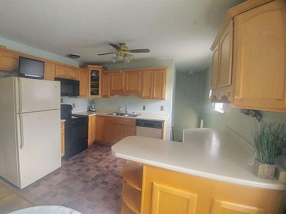 4th image of 227 Carper Ln