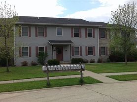 1557 Girard Ave, Bourbonnais, IL