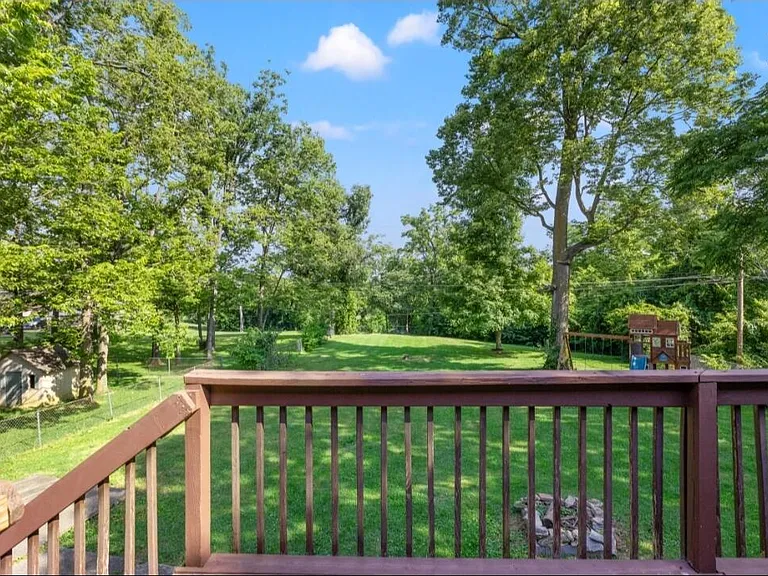 1353 Canonero Dr — Photo 11