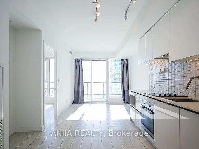 898 Portage Pkwy #2206 — Photo 9