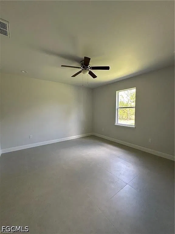 3 bed, 2.0 bath, 1350 sqft, $2,000 — Photo 3