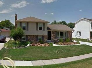 253 Greenleaf St, Canton, MI 48187