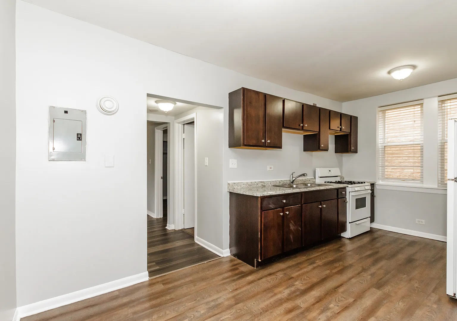 4500-06 W. Fullerton/2400-14 N. Kilbourn — Photo 4