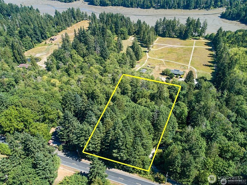 3rd image of 4510 Sleater Kinney Road NE