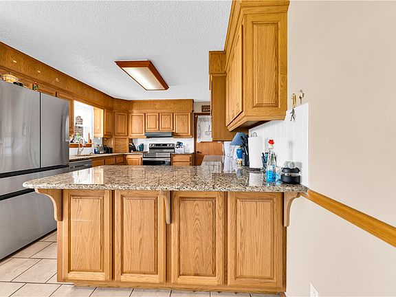 5th image of 102 Jenkins Rd