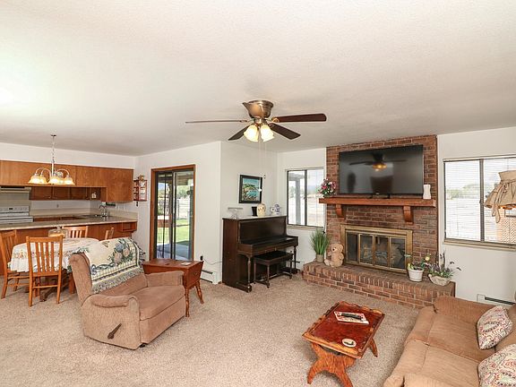 5th image of 615 Hudsons Bay Dr