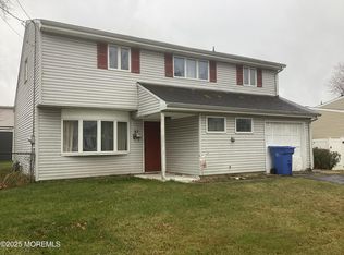 27 Mabaline Rd, Old Bridge, NJ 08857