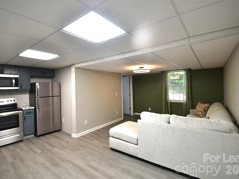120 Cardinal Dr N — Photo 6