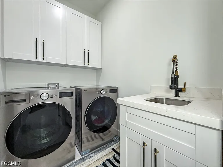 4704 Karen Ave S — Photo 24