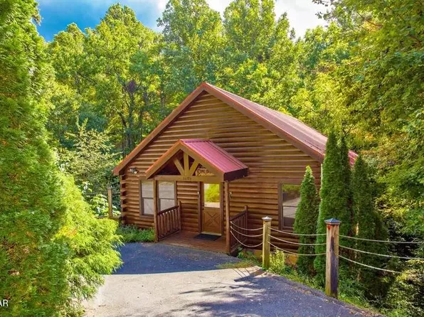 1624 W Ski View Dr, Sevierville, TN 37876