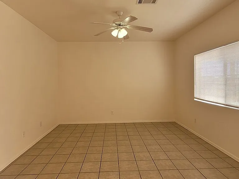 450 Ithaca Ct — Photo 12