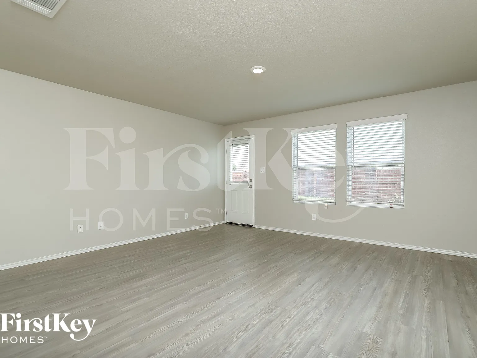 3 bed, 2.0 bath, 1474 sqft, $1,620 — Photo 3