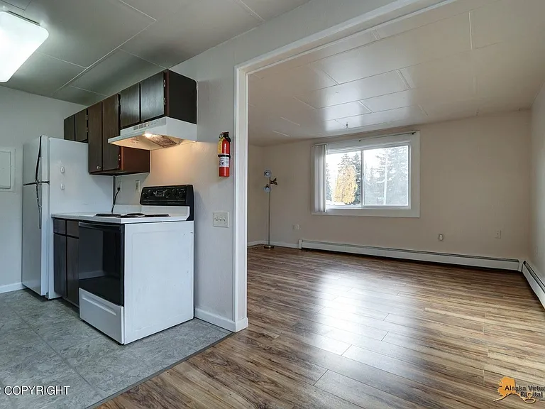 5215 E 26th Ave #6 — Photo 3