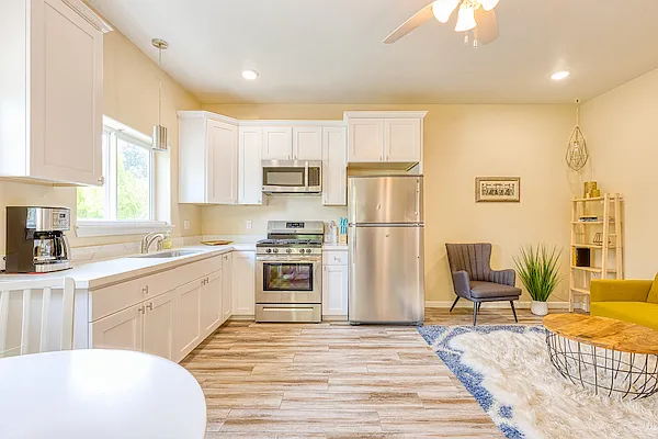 718 Walnut Ave #B — Photo 11
