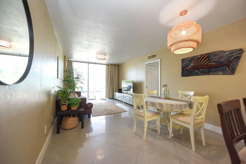 2 bed, 1.5 bath, 794 sqft, $2,600 — Photo 3