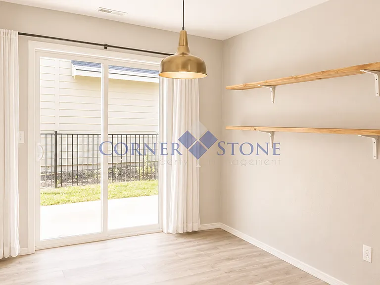 657 N Manship Ave — Photo 6