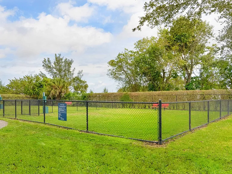 Palm Trace Landings Apartments — Photo 11