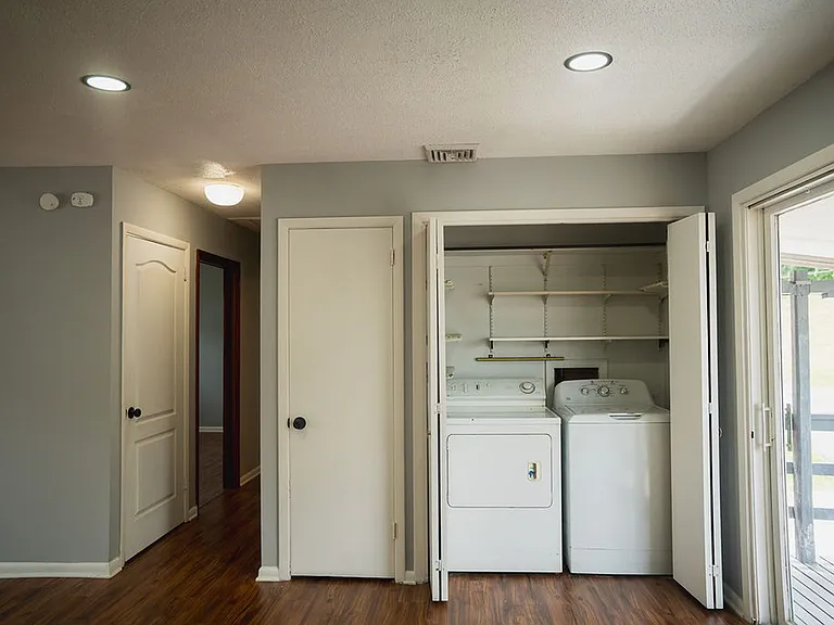 1210 Main Street — Photo 11