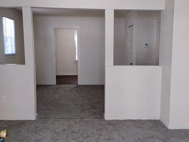 1112 W 22nd St — Photo 3