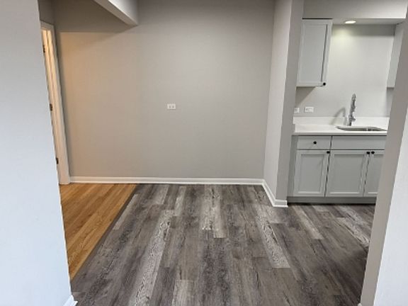 5th image of 448 N Wolf Rd #8