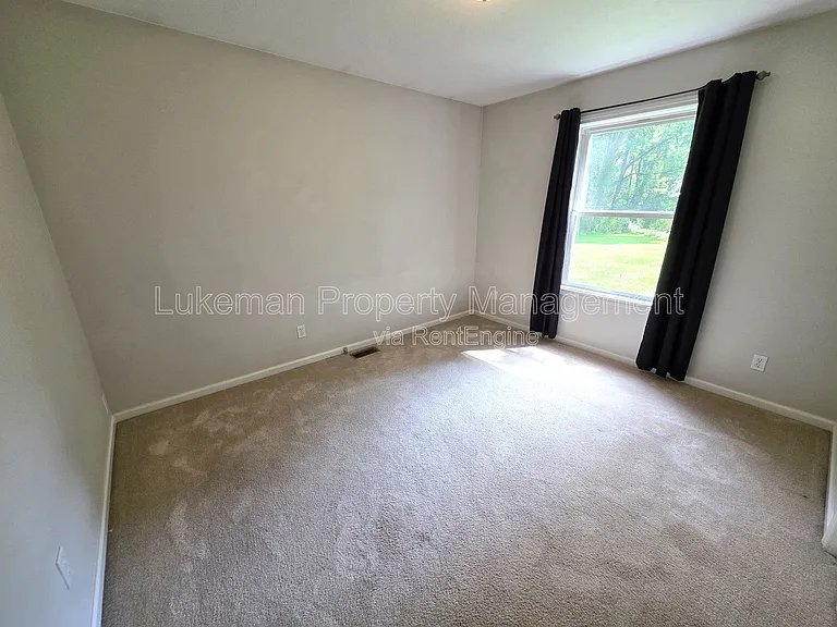 5635 Monticello Ave — Photo 6