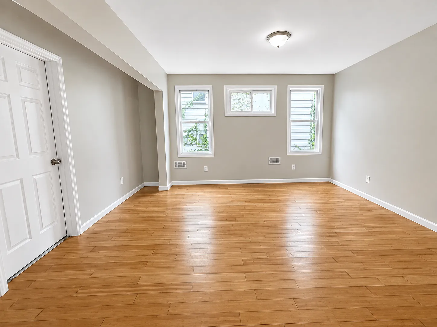 3 bed, 1200 sqft, $1,995 — Photo 4