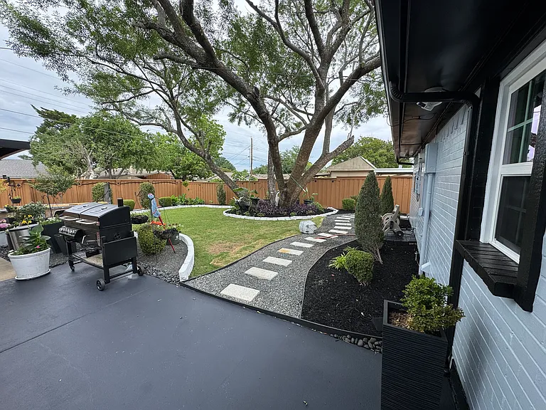1705 Hawthorne Ln — Photo 33
