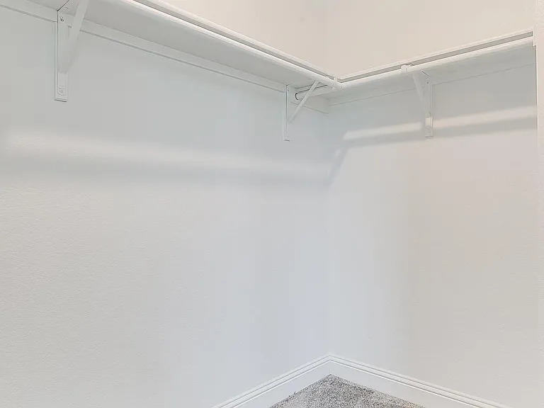 9836 Derbyshire Dr — Photo 23