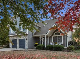 1100 SW Prairie Star Cir, Lees Summit, MO 64081