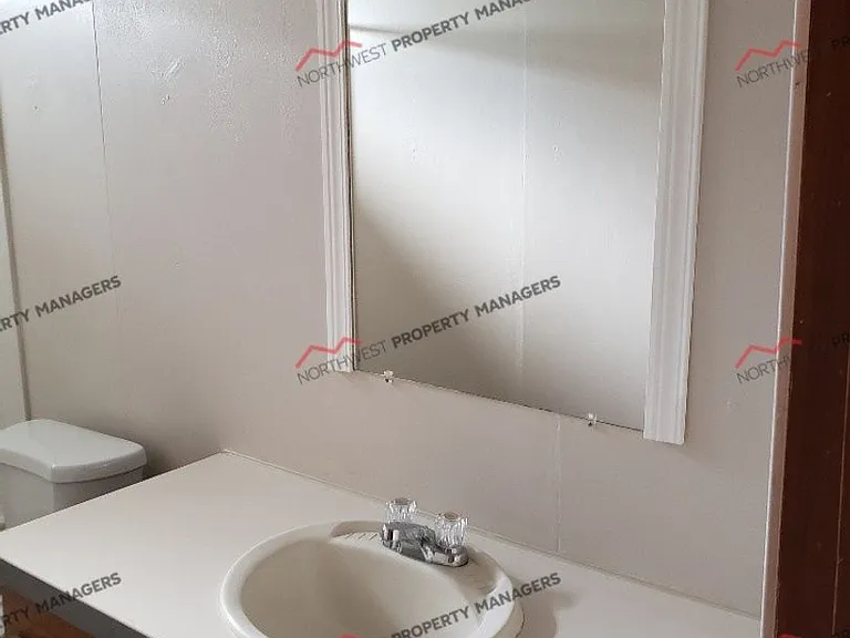 2495 NE Kresky Ave — Photo 13