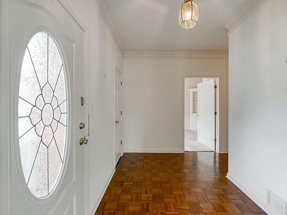 5th image of 1825 Stockton Walk Ln
