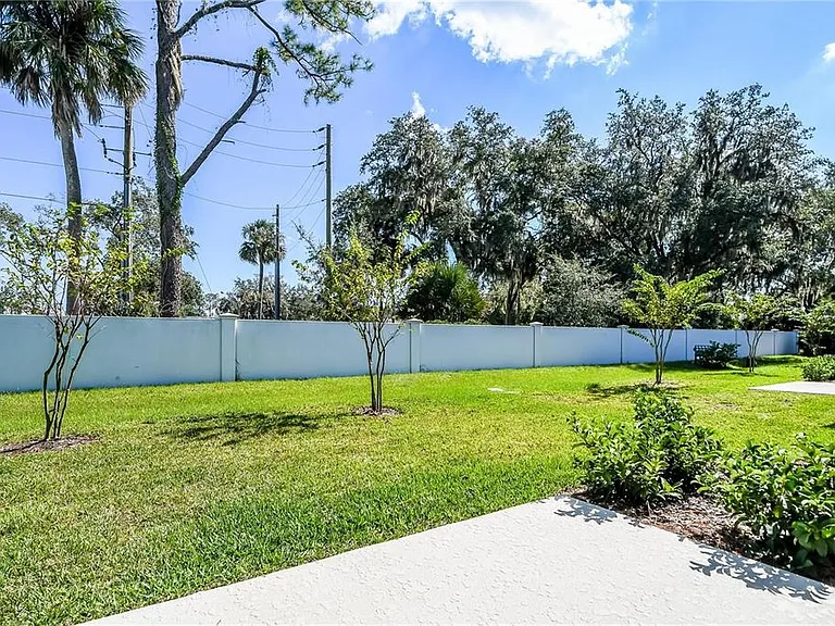 310 Cedar Bark Ln — Photo 27