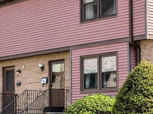 71 Highview Dr, Woodbridge, NJ 07095
