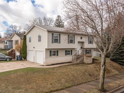 1882 Daniels Ave, Akron, OH, 44312