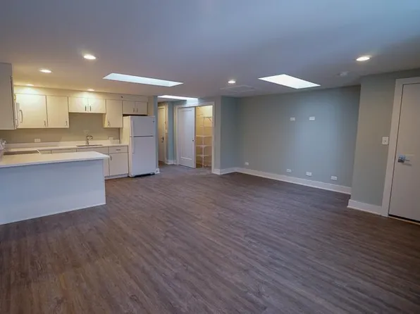 432 W Virginia St Unit B, Crystal Lake, IL 60014