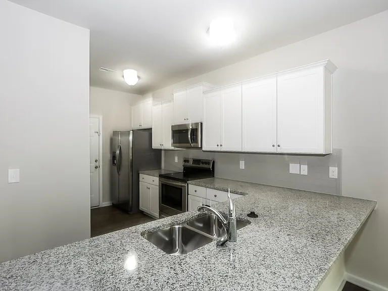 9221 Treyburn Dr — Photo 6