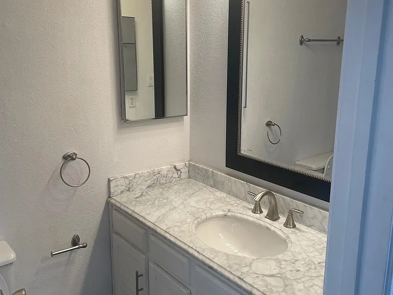 6103 E Ivyglen St — Photo 5