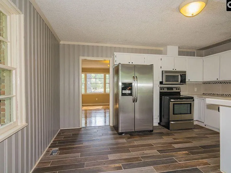 1011 S Kilbourne Rd — Photo 13