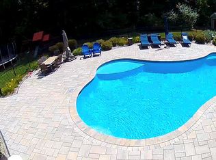 19 Congress Dr, Cromwell, CT 06416