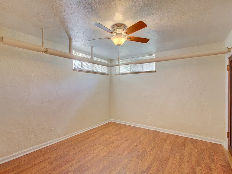 Elegante Apartments — Photo 14