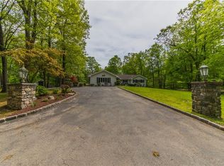 11 Country Ln, Garrison, NY 10524