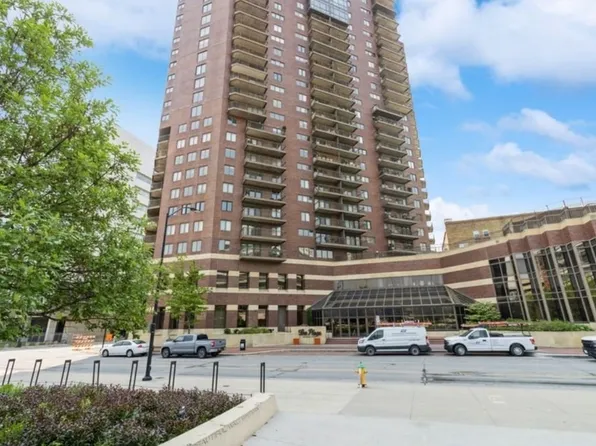 300 Walnut St Unit 1204, Des Moines, IA 50309