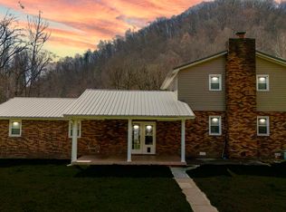 135 Henry Fork Rd, Hyden, KY 41749