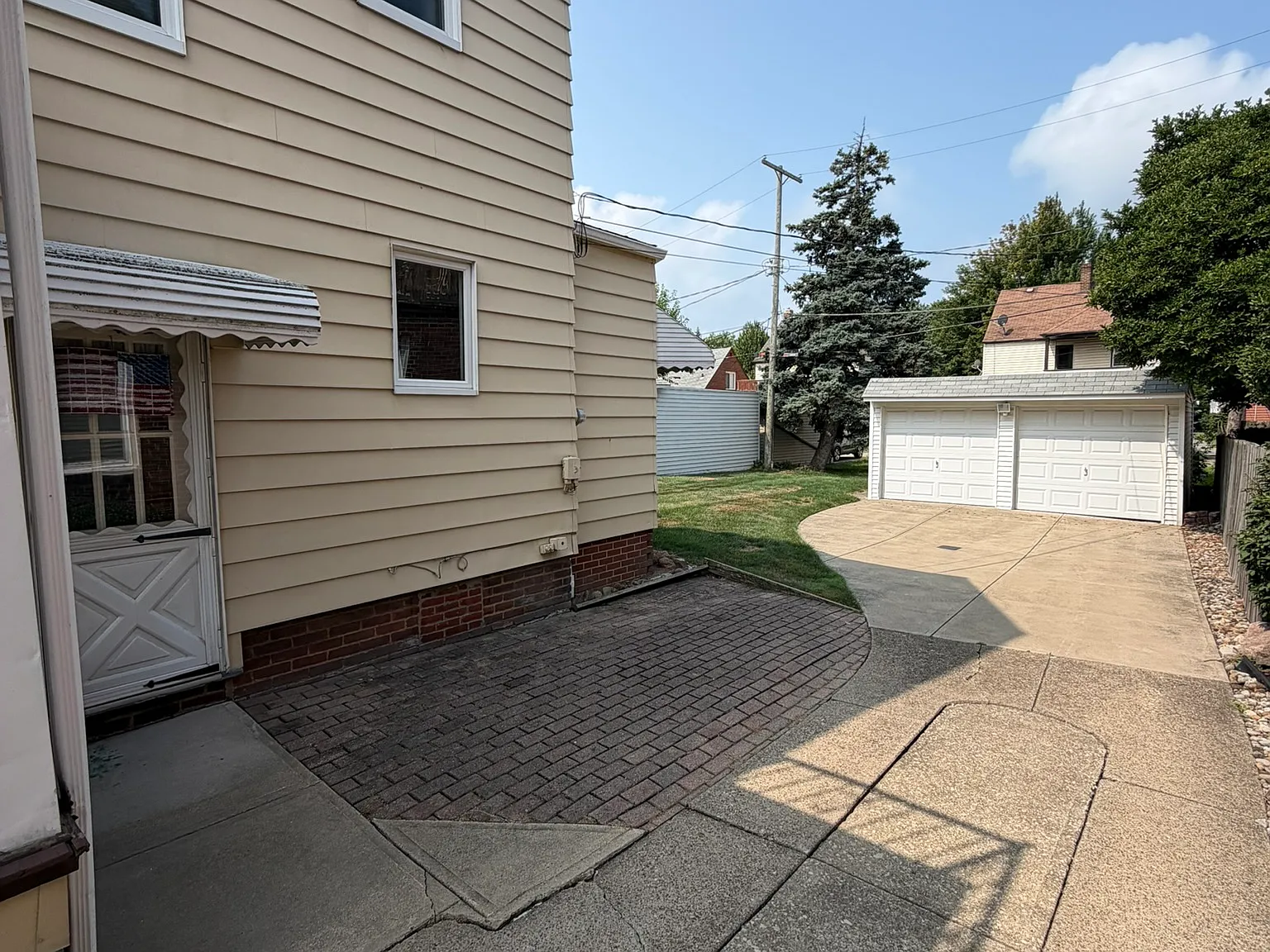 3 bed, 1130 sqft, $1,595 — Photo 2