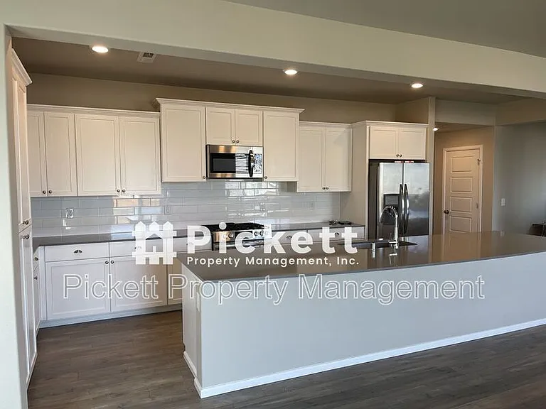 938 Timberline Ave — Photo 7
