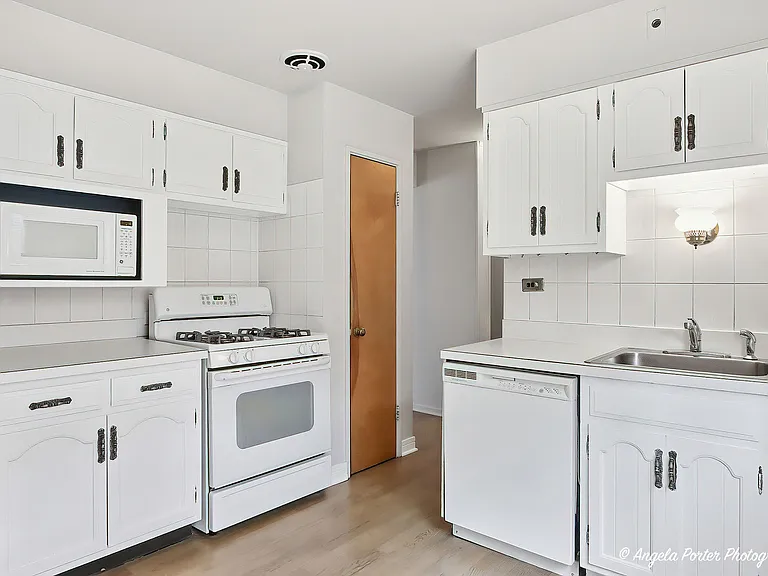 4912 Crain St #B — Photo 6