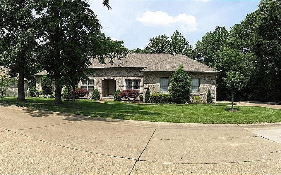 2nd image of 312 Knollview Dr