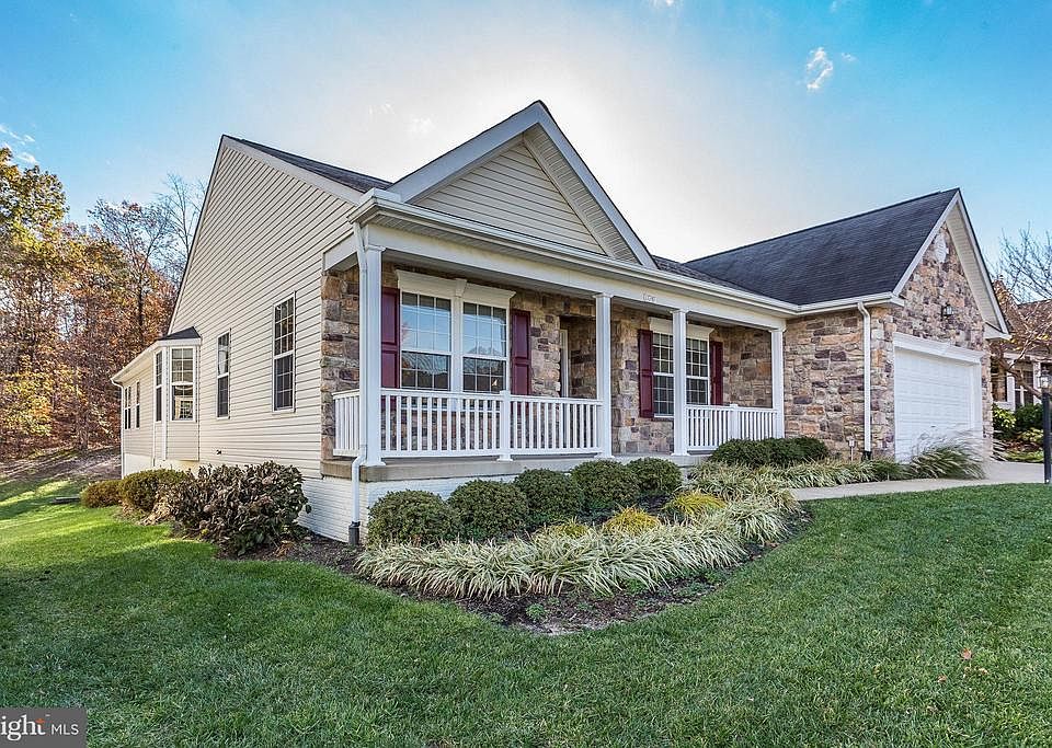 1st image of 17247 Four Seasons Dr