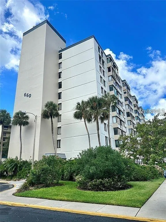 2 bed, 2.0 bath, 1350 sqft, $2,900 — Photo 2