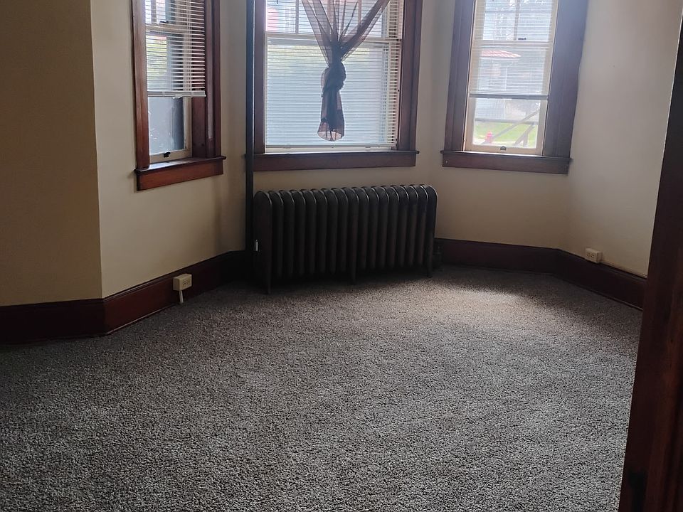 1st image of 17 Watkins Ave #1
